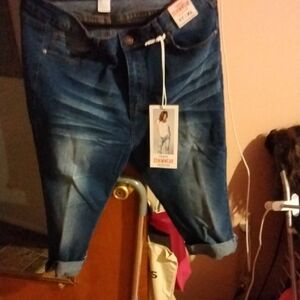 Stylish Blue Women's Cropped Jeans